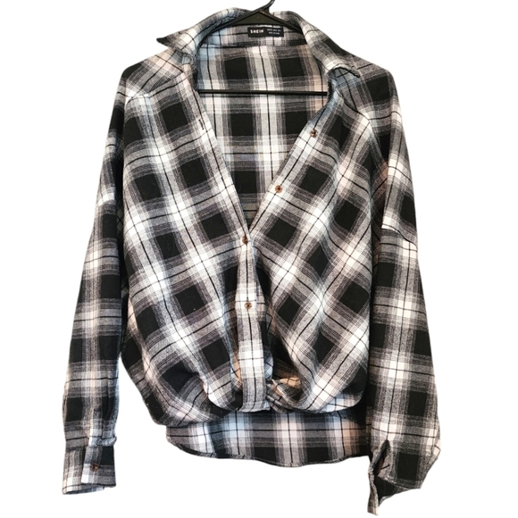 🎁SHEIN Flannel Button up Shirt with Front Tuck in Style - Picture 2 of 4